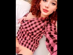 Шмель кайфует от себя