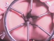 開口器を使ってアナル拡張の後指アナニーで脱肛アナルローズ