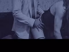 Femboy humillado y dominado, aprendiendo a complacer a su dueño con devoción