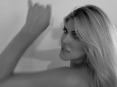 feminine trans blonde Bellamontiell