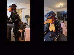 Sissy lola latex noir en Double écran se fait baiser la bouche par sa sex machine en gorge profonde et s’empalle sur un gros pénis