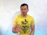 Hombre Haitiano es sorprendido por su roomie masturbandose y termina cogiendoselo con sus 25cm